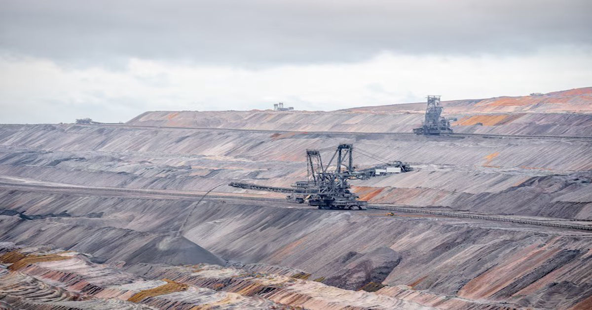 1 pro of subsurface mining